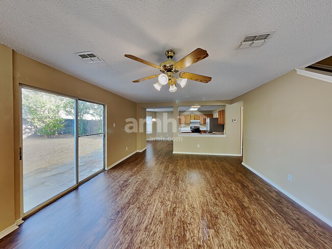 Foto del edificio - 3454 Chapel Pointe Trl