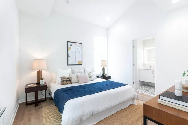 Foto del edificio - 4825 Craner Ave