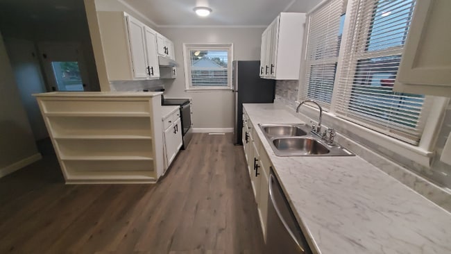 Foto del edificio - 330 Fager Dr