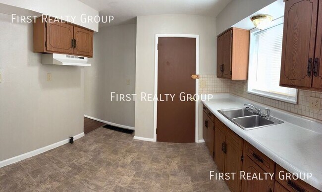 Foto del edificio - 2526 Kennedy Ave