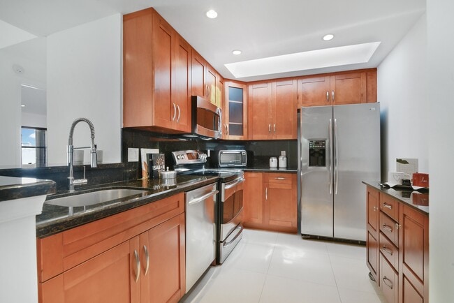 Building Photo - 21190 Mainsail Cir