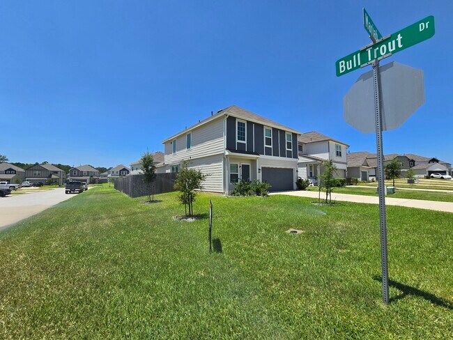 Foto del edificio - 13703 Mariah Dr