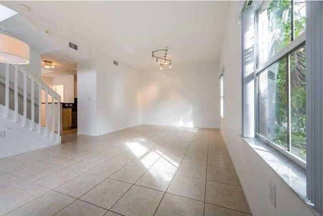 Foto del edificio - 1035 SW 144th Ave