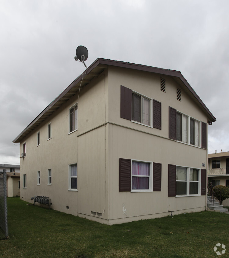 Foto del edificio - 1116 W Valencia Dr