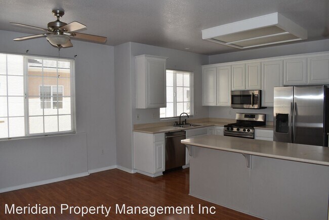 Foto del edificio - 3 br, 2.5 bath House - 140 W Douglas Ave