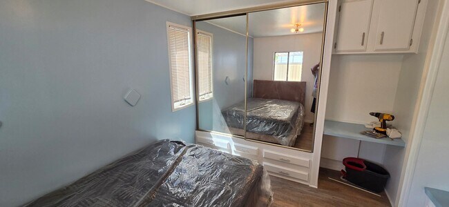 Foto del edificio - 4220 E Main St