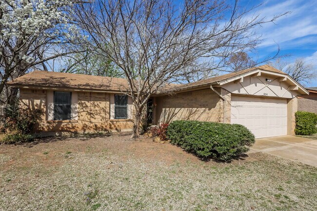 Building Photo - 804 Branchwood Ct