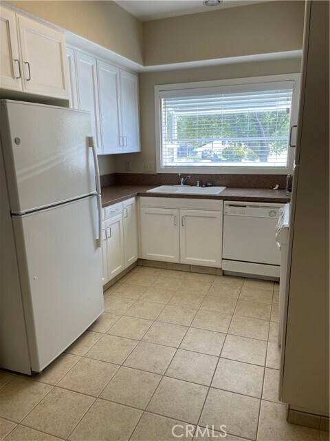 Building Photo - 21480 Macarthur Cir