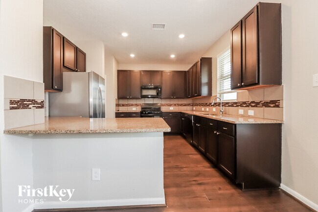 Building Photo - 5214 Pine Forest Ridge St