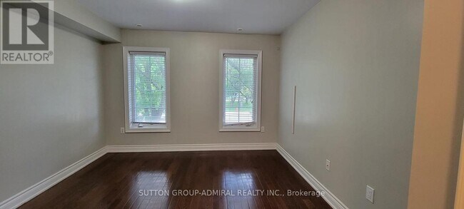 Photo du bâtiment - 2120 Bayview Ave