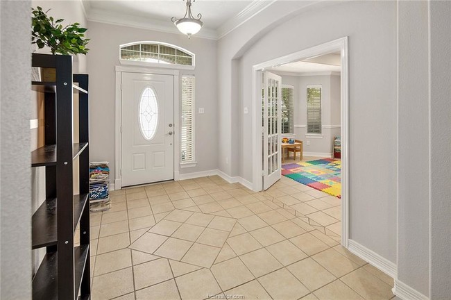 Photo - 2419 Newark Cir House