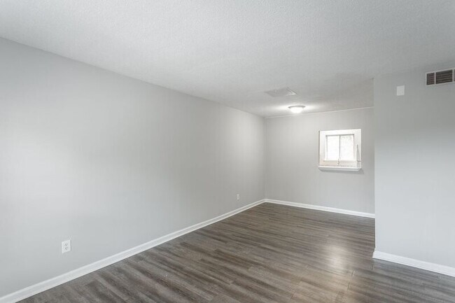 Building Photo - 4405 Delashmitt Rd