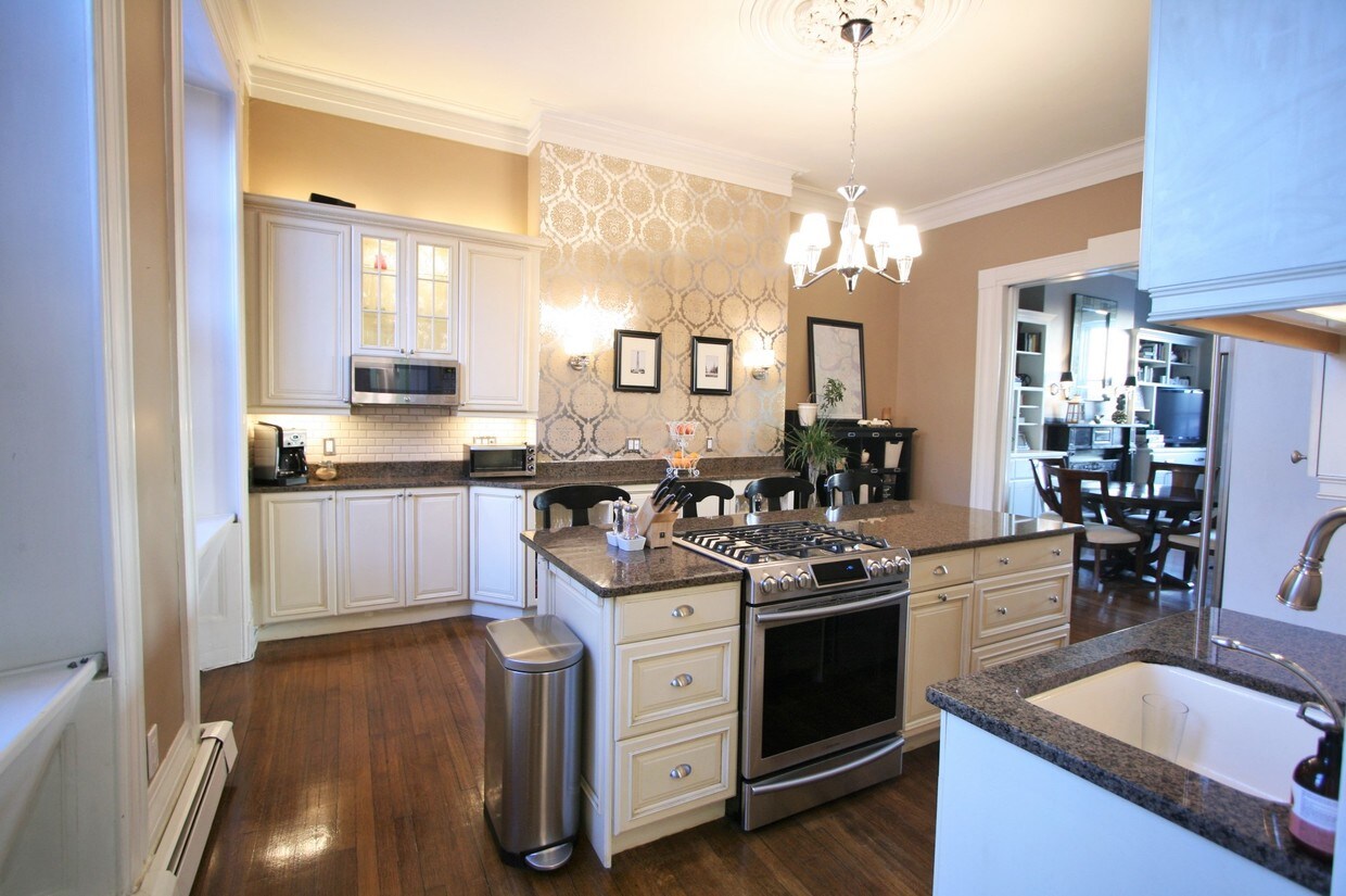 4 Dexter Row, Boston, MA 02129 Condo for Rent in Boston, MA