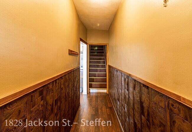 Entry Hallway - 1828 Jackson St