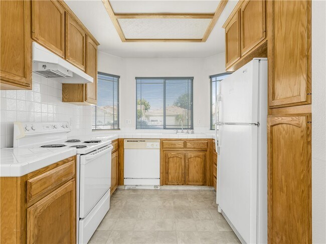 Foto del edificio - 2327 N Brunswick Ave