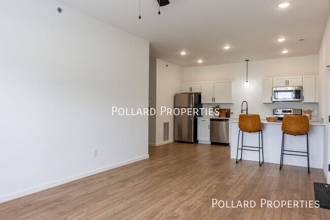 Foto del edificio - 910 Parkview Dr