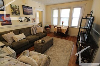 Building Photo - 264 Kelton St