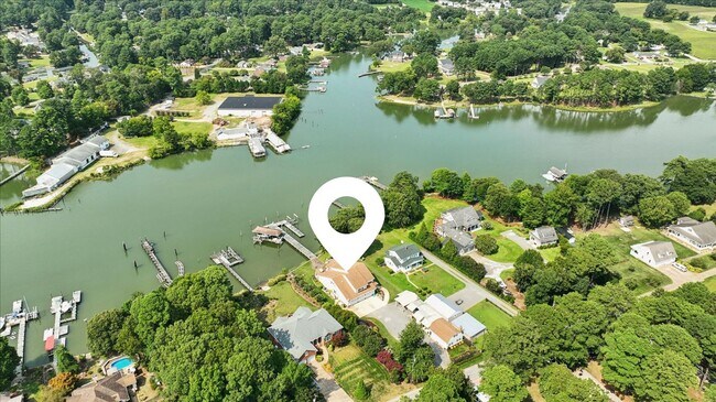 Building Photo - Call Linda 804-642-2106 or linda@vacosold.com