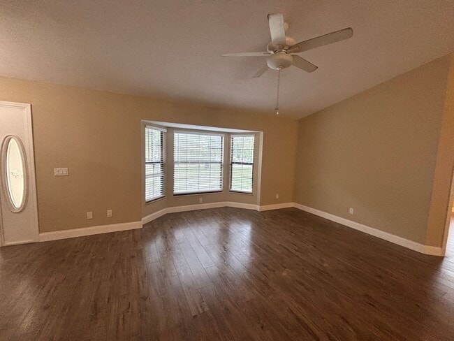 Building Photo - Charming 3-Bedroom Home with Pool & Upgrades in Hernando, FL