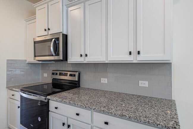 Building Photo - Beautiful 4 Bedroom Home Piedmont School D...