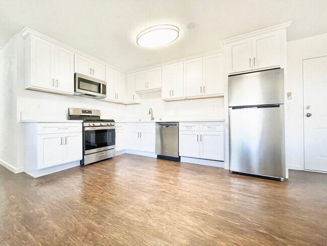 Building Photo - 332 Lime St Inglewood, CA 90301