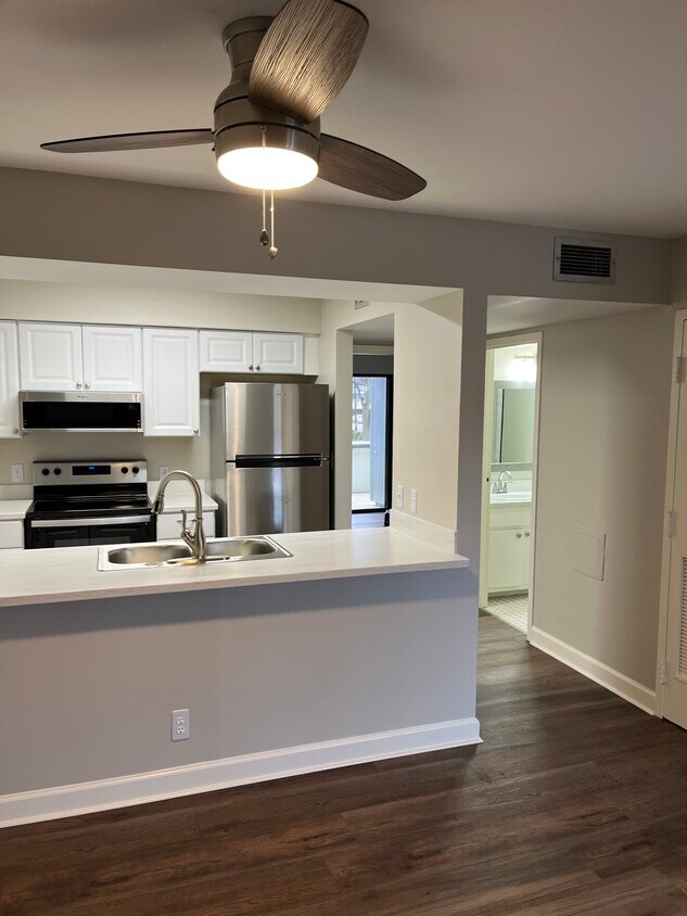 Primary Photo - 2125 Blakemore Ave