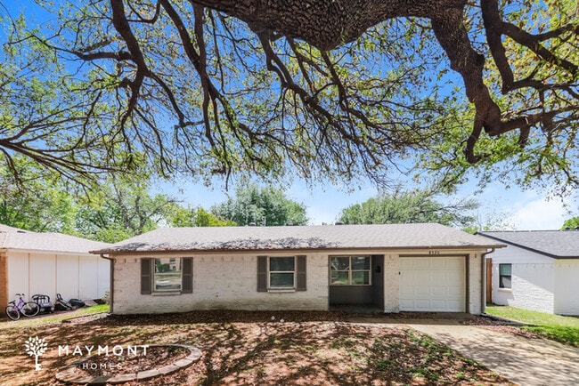 Building Photo - 8520 Graywood Dr