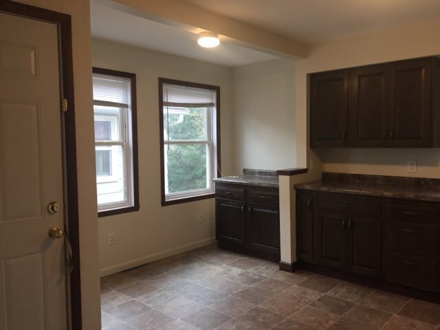 Kitchen - 2023 11th Ave N