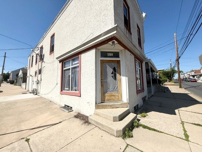 Building Photo - 1201 Arch St