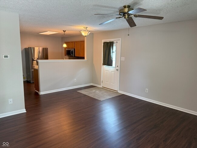 Foto del edificio - 2069 Fullwood Dr