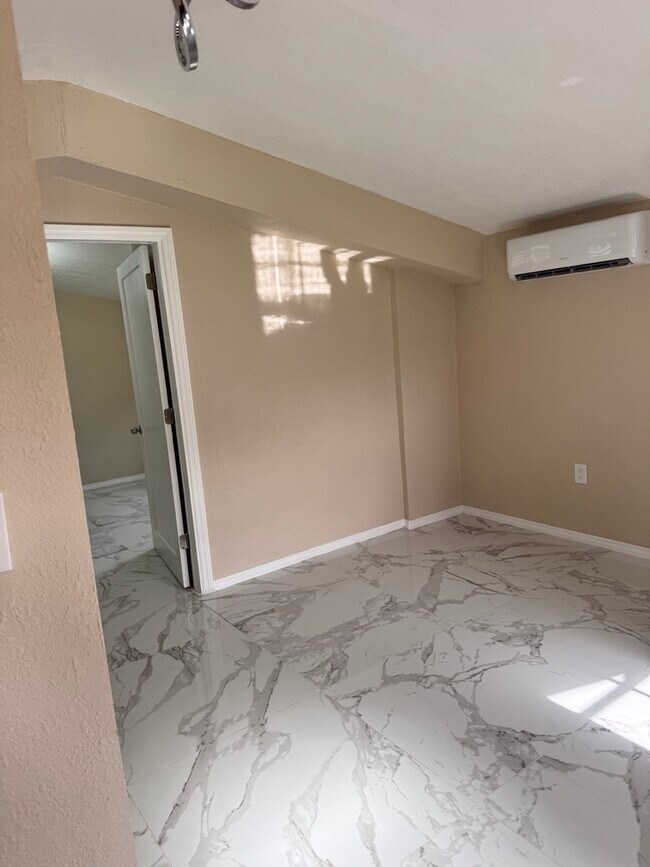 Foto del edificio - 1506 Orange Blossom Ave