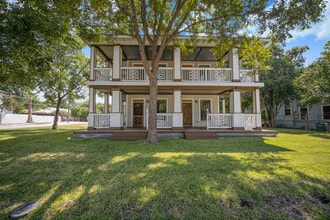 Building Photo - 224 Queen Anne Ct