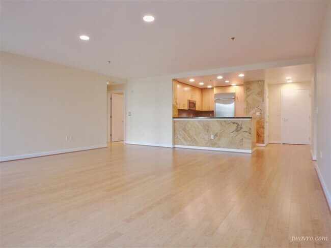 Building Photo - 255 Berry St