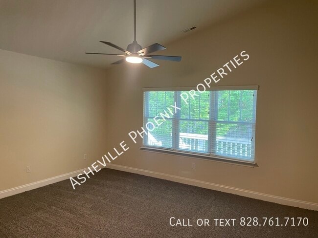 Foto del edificio - 120 Little Fox Ln