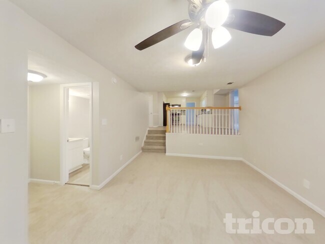 Foto del edificio - 718 Post Rd Ln