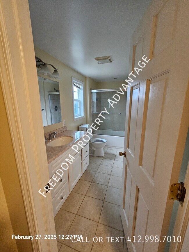 Foto del edificio - 2936 Custer Ave