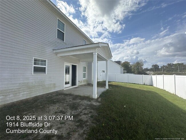 Foto del edificio - 1914 Bluffside Dr