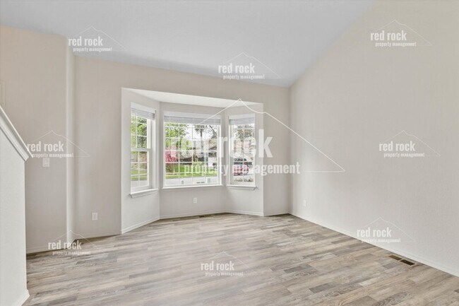 Building Photo - 5303 E Woodland Dr