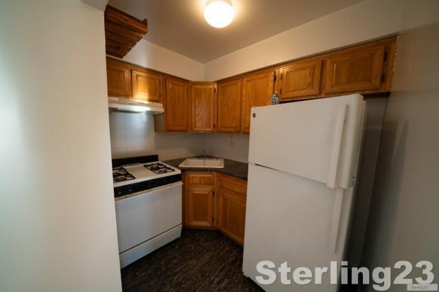 Building Photo - 1 bedroom in ASTORIA NY 11106