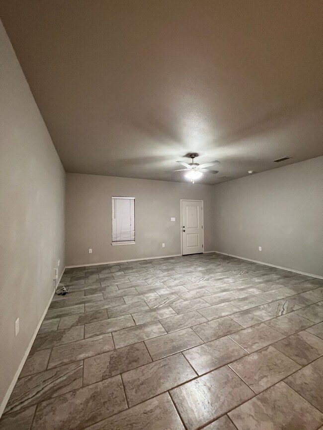 Foto del edificio - Easy Living with AMRR: 3 Bedroom Home In Cooper ISD!