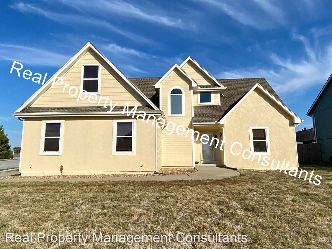 4 br, 3.5 bath House 5429 NE Holiday Dr House for Rent in Lee's