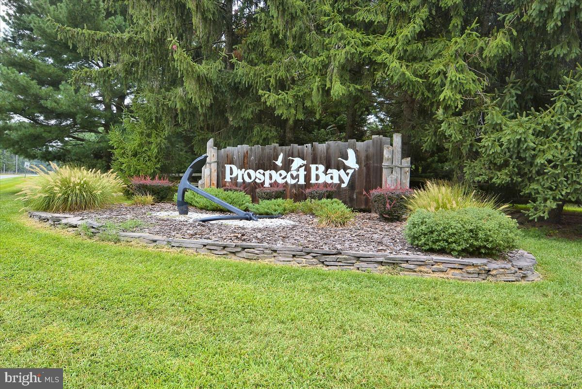 Primary Photo - 11 Prospect Bay Dr W