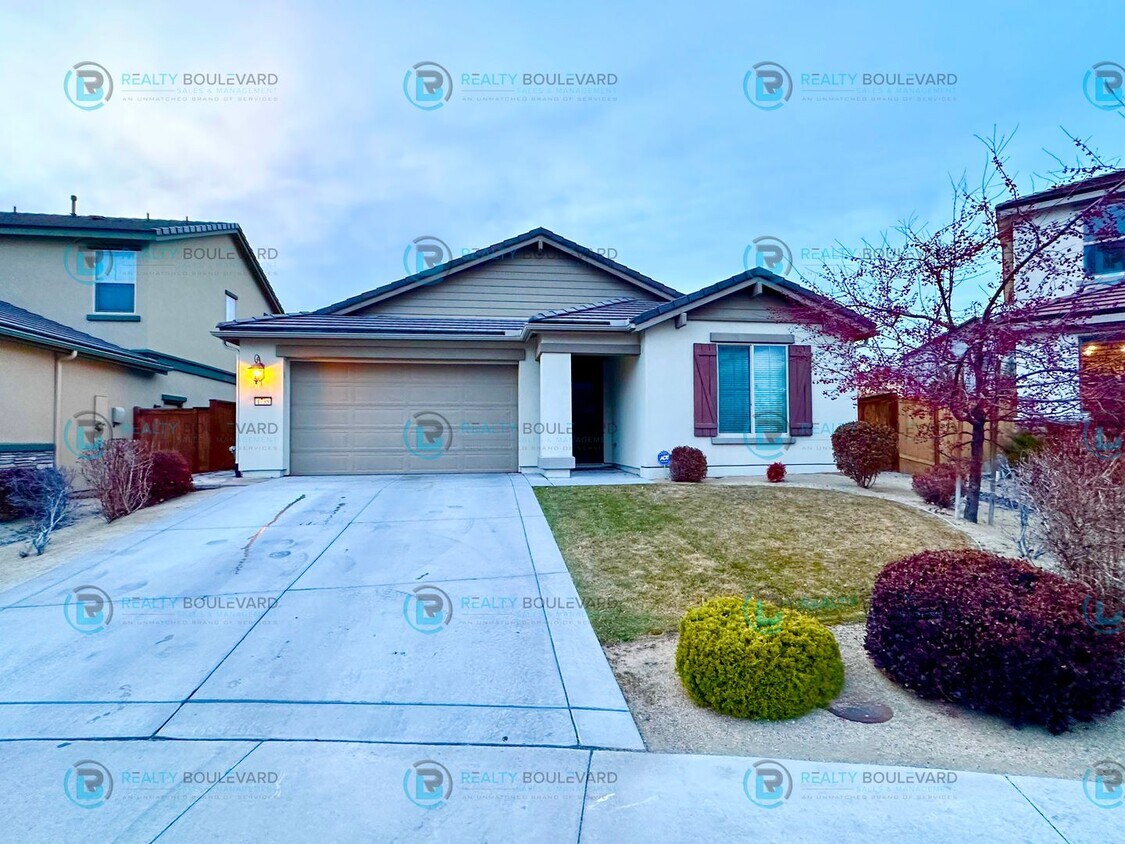 Primary Photo - Spacious 4-Bedroom Gem in Somersett with S...