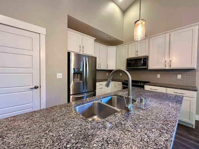 Foto del edificio - 5954 Jenjar Ave