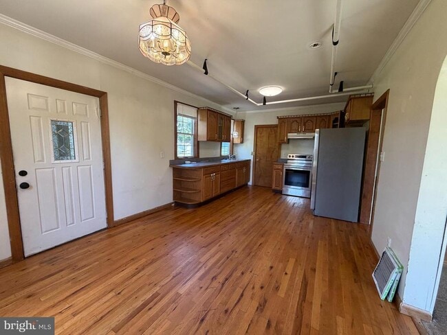 Building Photo - 8156 Rocky Ridge Rd