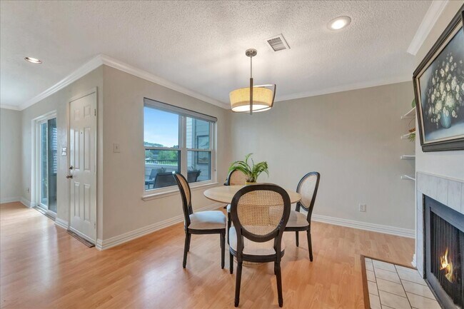 Foto del edificio - 1907 Glencove Dr