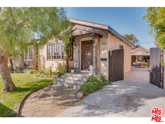 Building Photo - 4224 Beethoven St