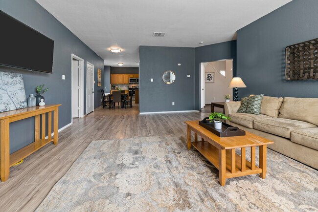 Building Photo - 415 Canary LaneBEDROOM 2E - 723726
