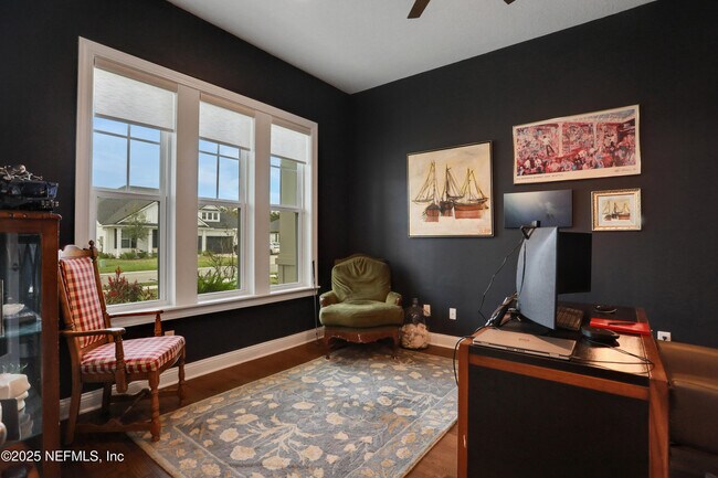 Foto del edificio - 520 Back Creek Dr