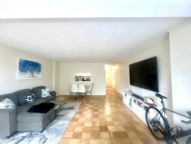 Foto del edificio - 6 Whittier Pl